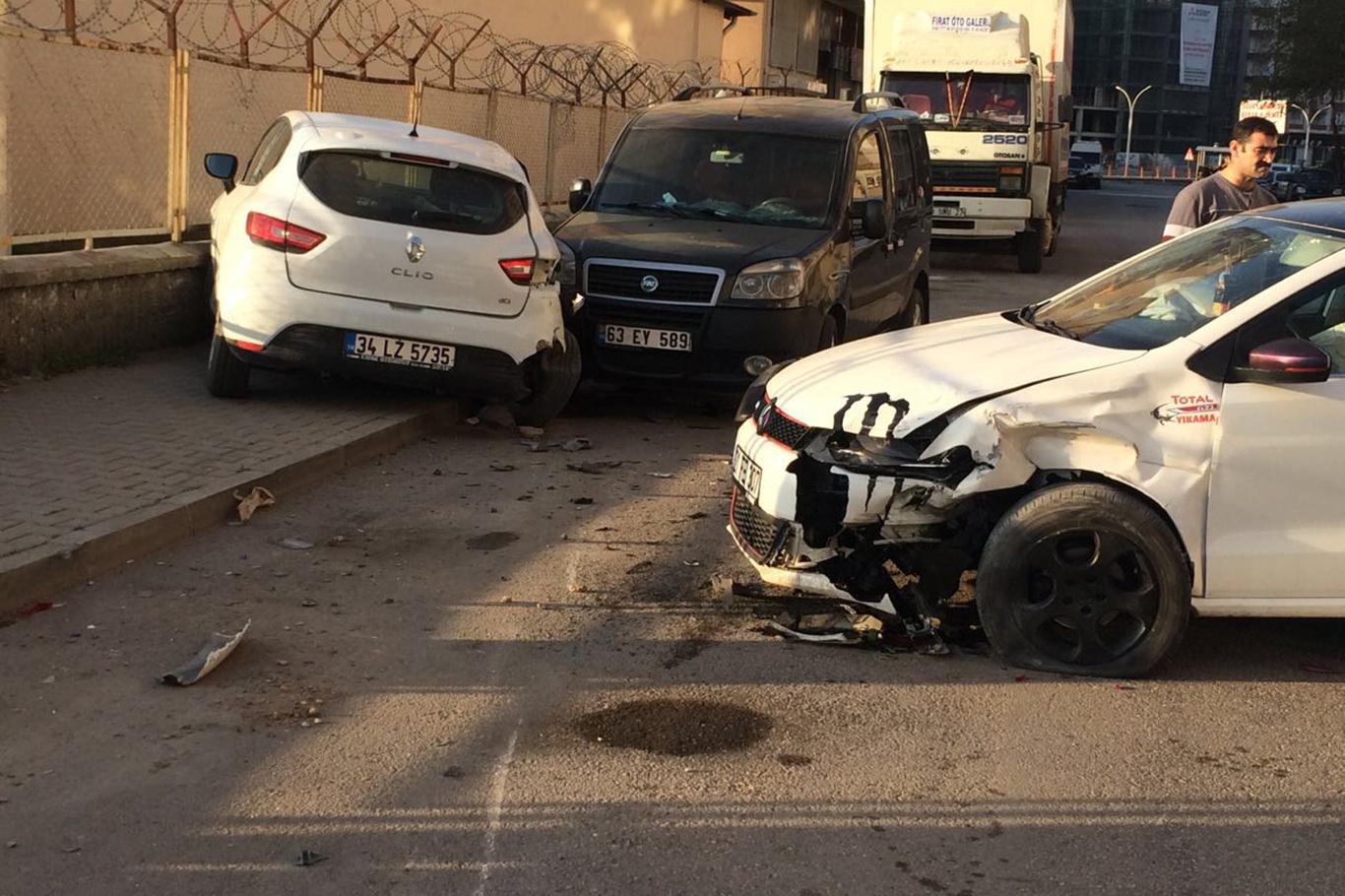 Diyarbakır'da maddi hasarlı kaza Diyarbakır'da maddi hasarlı kaza